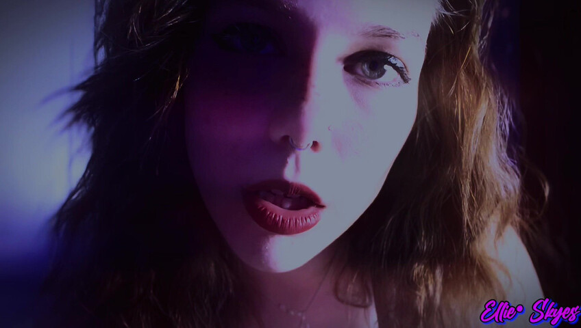 Ellie Skyes – Mommy in Your Wet Dreams