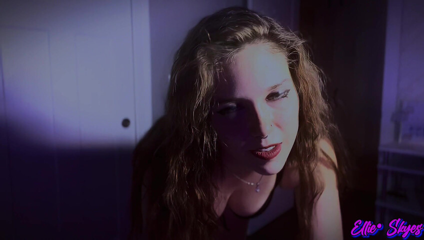 Ellie Skyes – Mommy in Your Wet Dreams