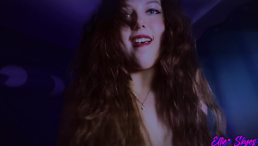 Ellie Skyes – Mommy in Your Wet Dreams