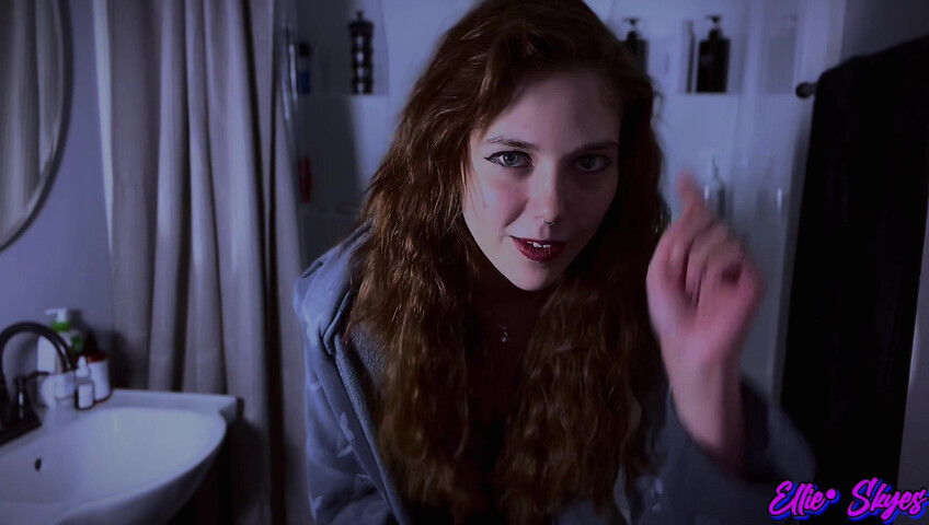 Ellie Skyes – Mommy in Your Wet Dreams