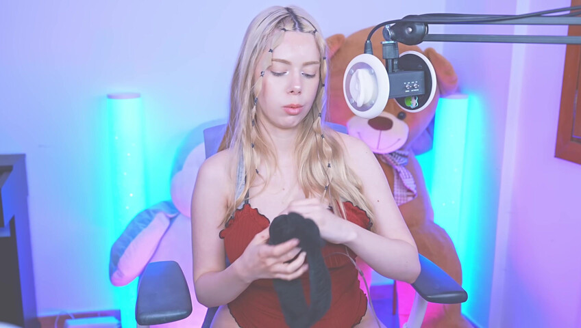 IJenz - My First ASMR at 4K | MI PRIMER ASMR en 4K