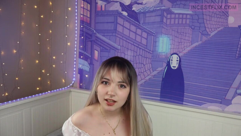 DogWife - Futa sister pegs you after catching you sniffing her panties