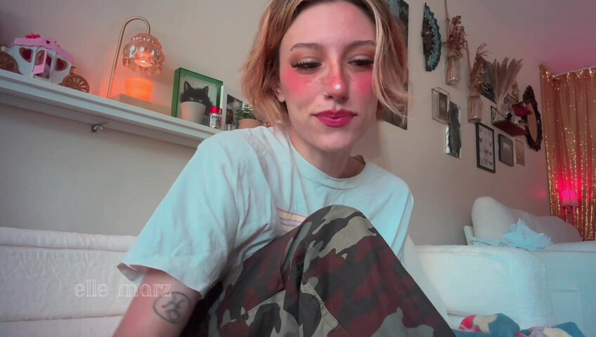 Elle Marz - Sis Comforts you for Cumming Fast