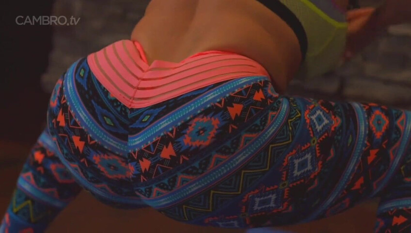 Compañero de cuarto espía de yoga