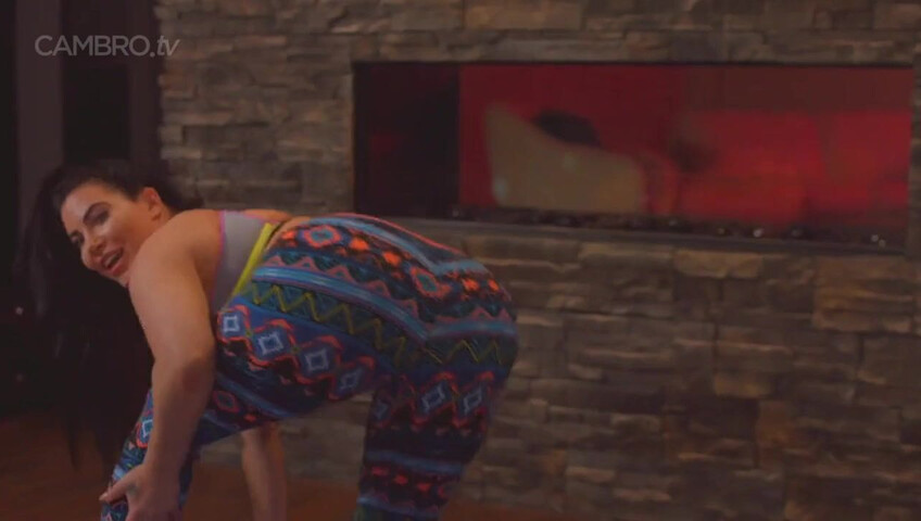 Compañero de cuarto espía de yoga