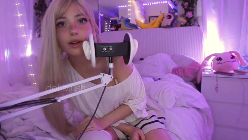 Dollblush ASMR - 6 Feb 2026 - Patreon Exclusive ~ mouth sounds, sock and boot fabric triggers