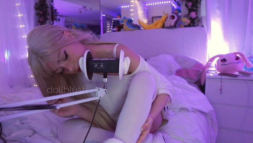 Dollblush ASMR - 6 Feb 2026 - Patreon Exclusive ~ mouth sounds, sock and boot fabric triggers