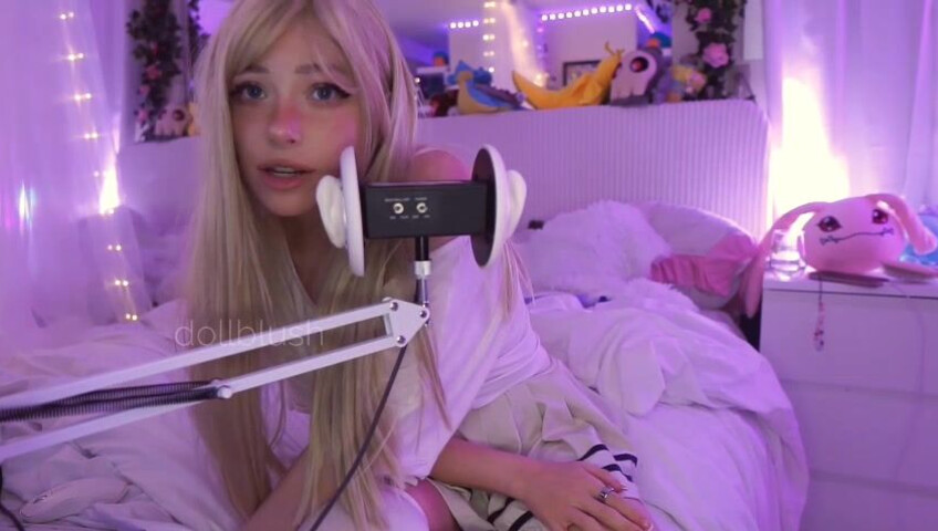 Dollblush ASMR - 6 Feb 2026 - Patreon Exclusive ~ mouth sounds, sock and boot fabric triggers