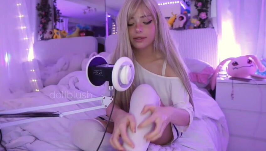 Dollblush ASMR - 6 Feb 2026 - Patreon Exclusive ~ mouth sounds, sock and boot fabric triggers