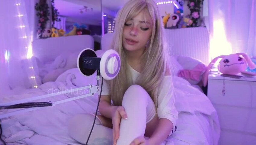 Dollblush ASMR - 6 Feb 2026 - Patreon Exclusive ~ mouth sounds, sock and boot fabric triggers