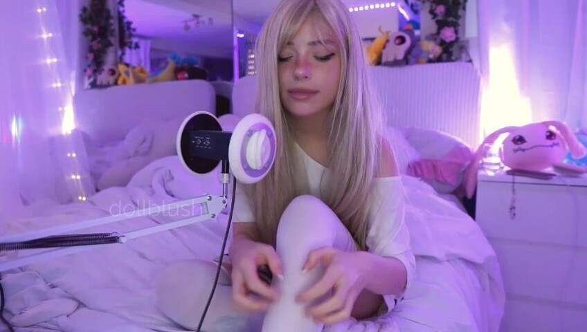 Dollblush ASMR - 6 Feb 2026 - Patreon Exclusive ~ mouth sounds, sock and boot fabric triggers