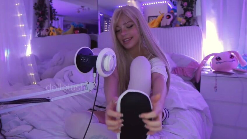 Dollblush ASMR - 6 Feb 2026 - Patreon Exclusive ~ mouth sounds, sock and boot fabric triggers