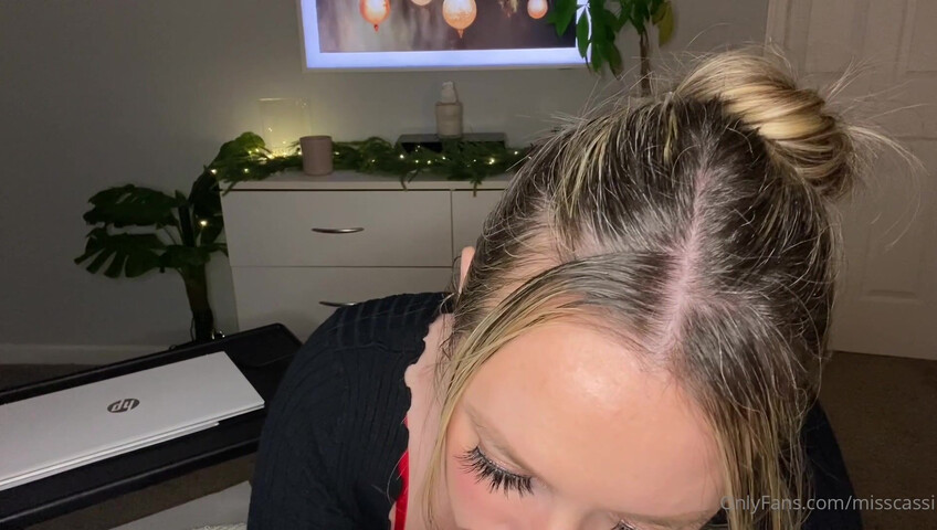 Miss Cassi - Unintelligible Whispers & Mouth Sounds Merry Christmas Eve [OBG]