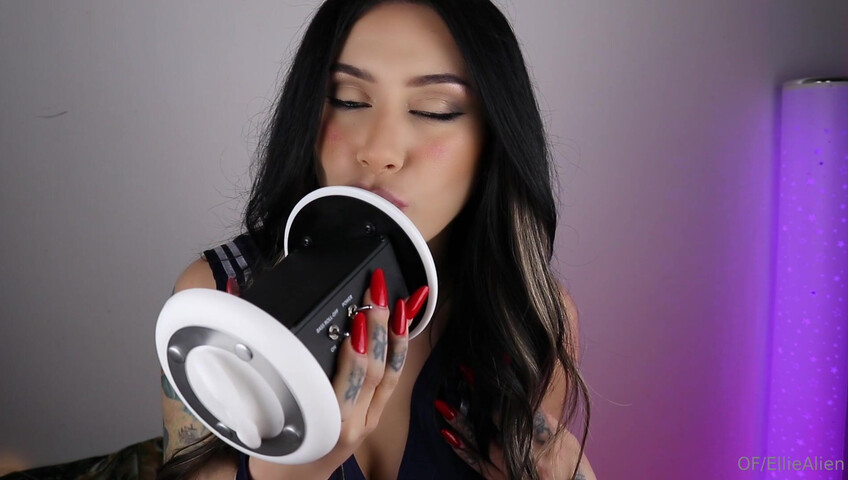 Ellie Alien - ASMR (Anime Girl) Ear Licking & Lollipop Licking