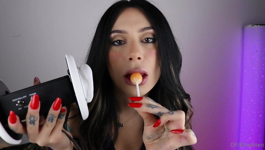 Ellie Alien - ASMR (Anime Girl) Ear Licking & Lollipop Licking