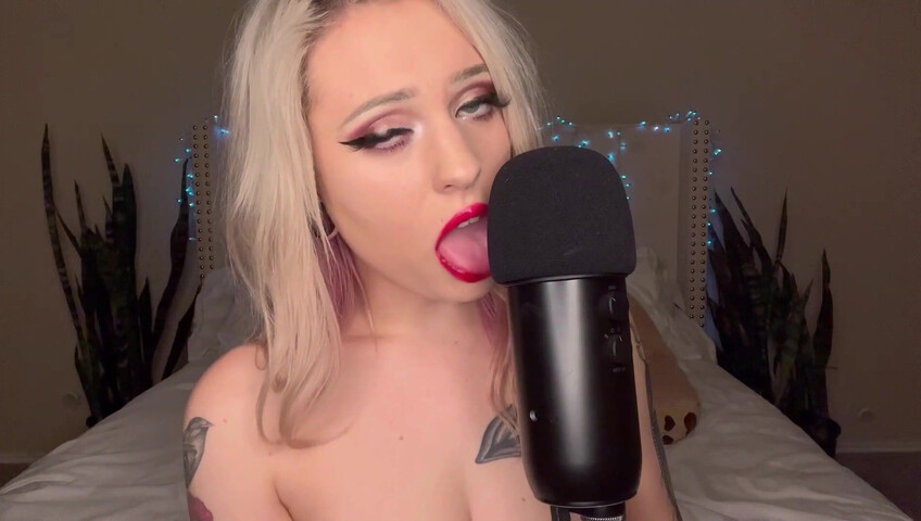 AriLove - Sexy Mouth Fetish ASMR