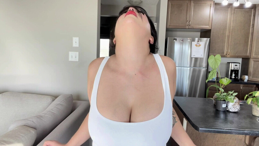 Una zorra demonio posee a tu madrastra religiosa