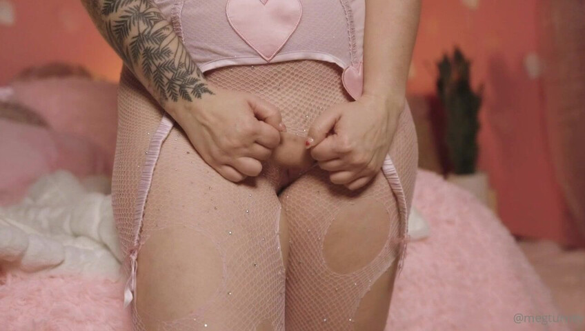 Meg Turney - 14 Feb 2026 - ASS SHAKING, TITTY BOUNCING GOODNESS - Wanna wrestle??