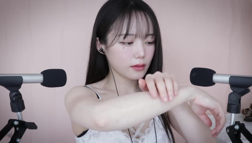 Jamonghae ASMR -15 Feb 2026 - Moist and Dry Body Sounds I’ll Let You Hear | Body Triggers | YT Membership