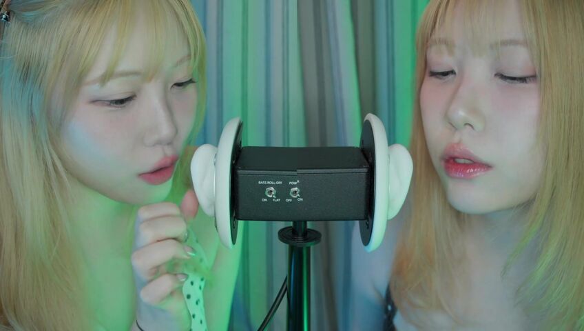DOOBOO ASMR - 26 Feb 2026 -ASMR Twins Tease the 3DIO Microphone! (No Talking, Ear Licking, Kisses) (Patreon)