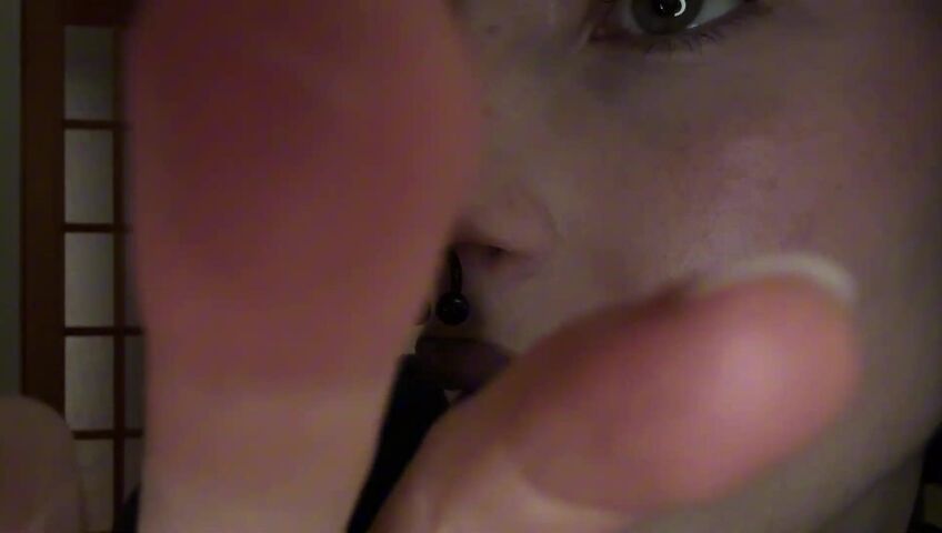 SleepGirlASMR - 50 Kisses (French Countdown) w⧸ Hand Movements, Mouth Sounds