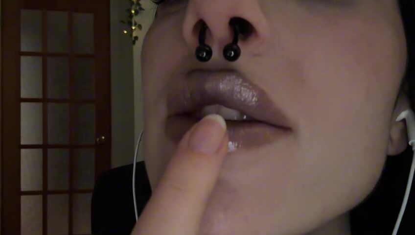 SleepGirlASMR - 50 Kisses (French Countdown) w⧸ Hand Movements, Mouth Sounds