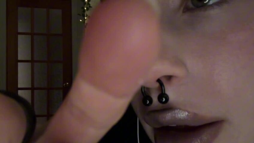 SleepGirlASMR - 50 Kisses (French Countdown) w⧸ Hand Movements, Mouth Sounds