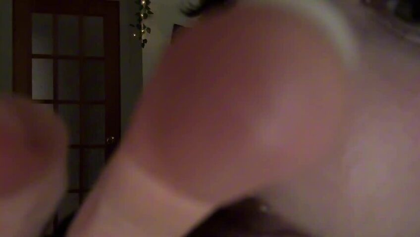 SleepGirlASMR - 50 Kisses (French Countdown) w⧸ Hand Movements, Mouth Sounds