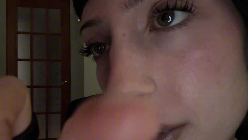 SleepGirlASMR - 50 Kisses (French Countdown) w⧸ Hand Movements, Mouth Sounds