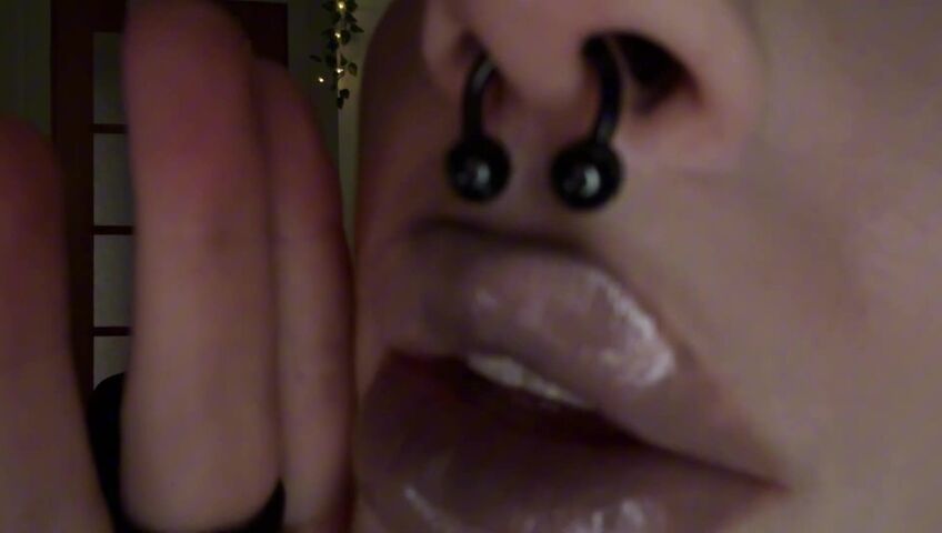 SleepGirlASMR - 50 Kisses (French Countdown) w⧸ Hand Movements, Mouth Sounds