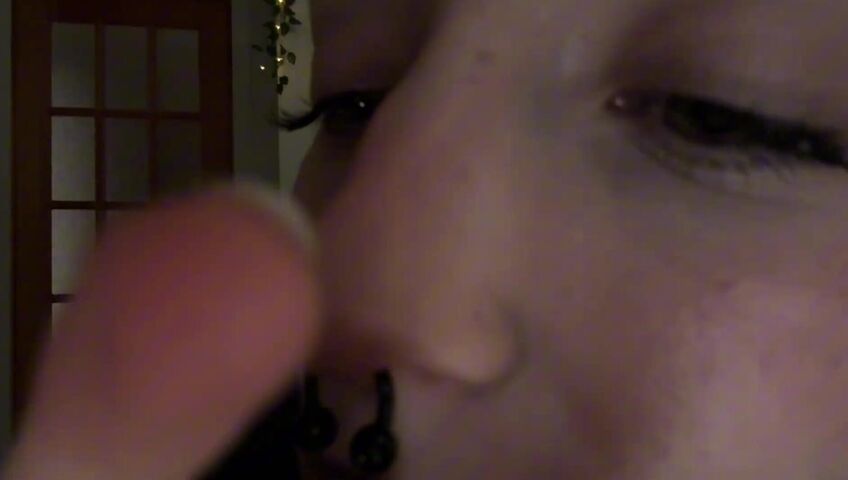 SleepGirlASMR - 50 Kisses (French Countdown) w⧸ Hand Movements, Mouth Sounds