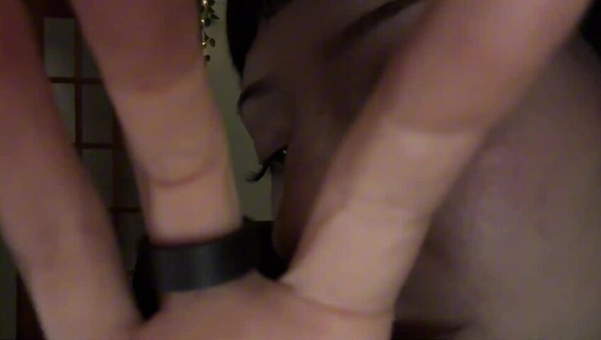 SleepGirlASMR - 50 Kisses (French Countdown) w⧸ Hand Movements, Mouth Sounds