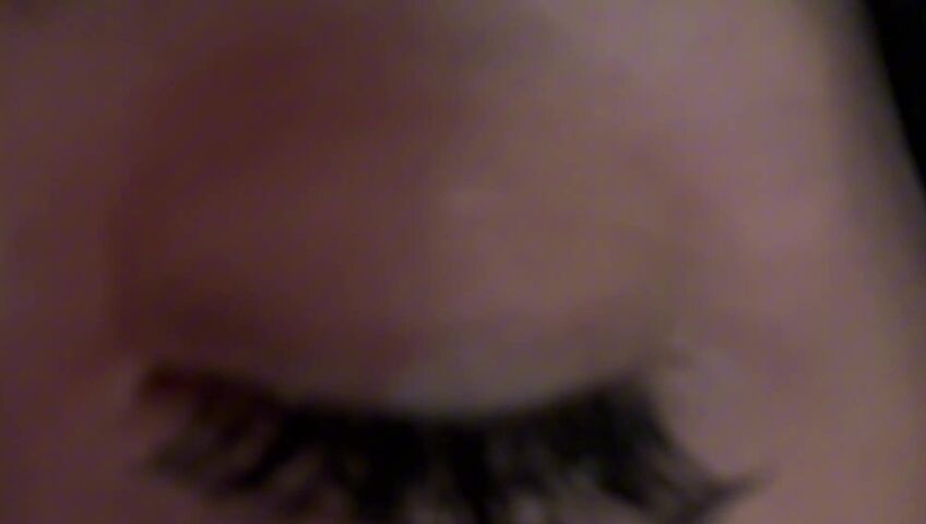 SleepGirlASMR - 50 Kisses (French Countdown) w⧸ Hand Movements, Mouth Sounds