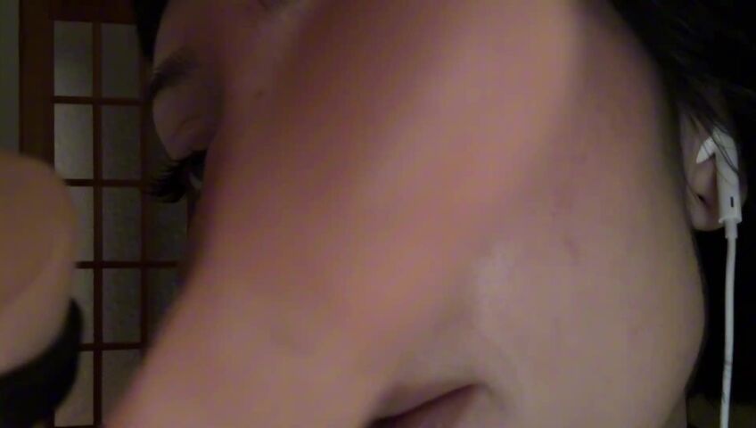 SleepGirlASMR - 50 Kisses (French Countdown) w⧸ Hand Movements, Mouth Sounds