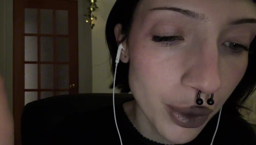 SleepGirlASMR - 50 Kisses (French Countdown) w⧸ Hand Movements, Mouth Sounds