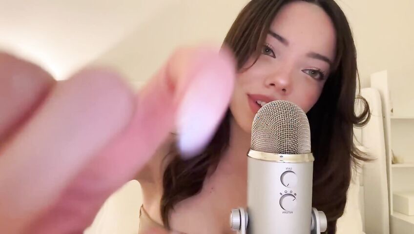 Kaitlynn Rhenea ASMR - Goodnight kisses because she loves you (part 1)