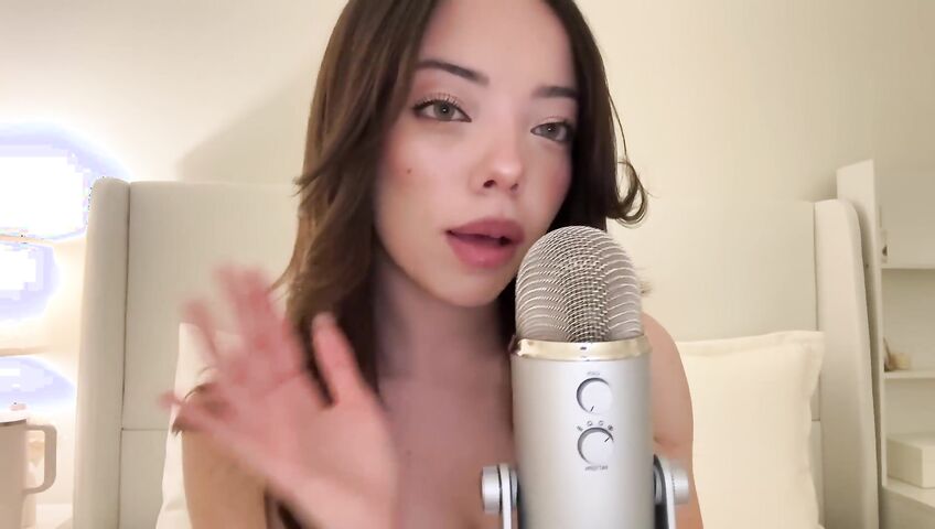 Kaitlynn Rhenea ASMR - Goodnight kisses because she loves you (part 1)