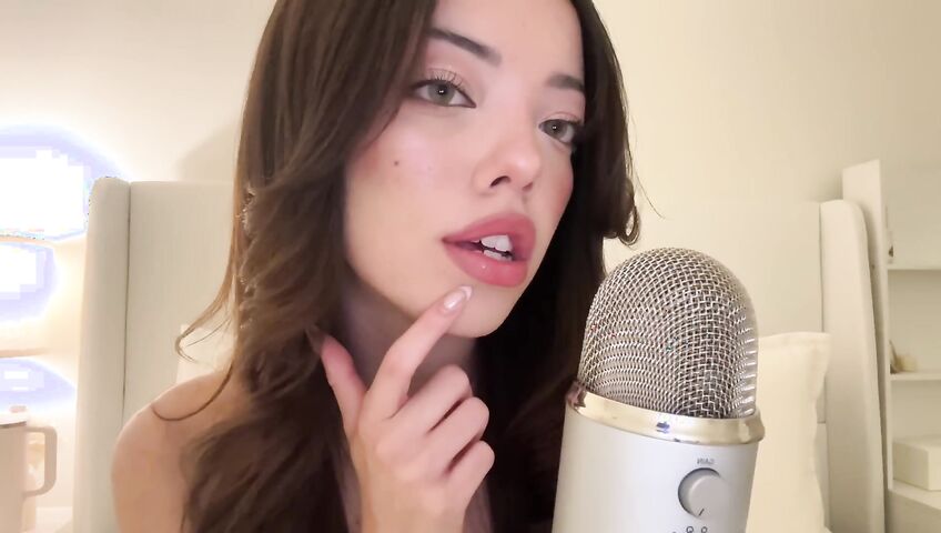 Kaitlynn Rhenea ASMR - Goodnight kisses because she loves you (part 1)