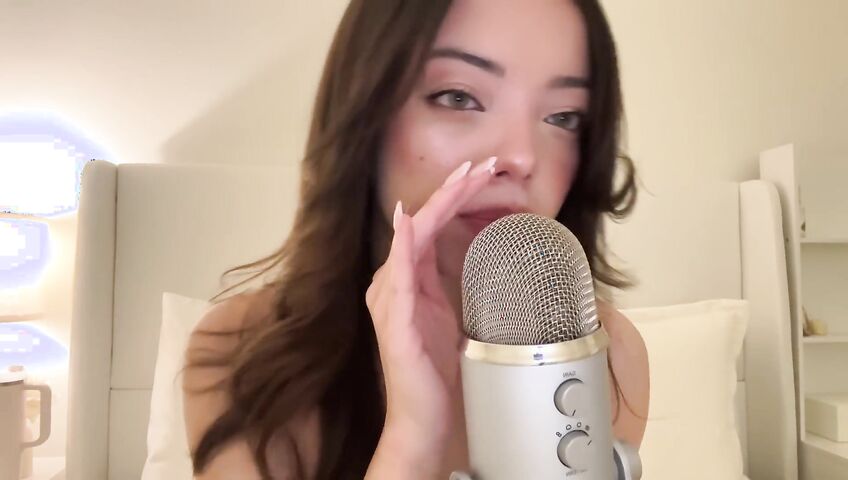 Kaitlynn Rhenea ASMR - Goodnight kisses because she loves you (part 1)