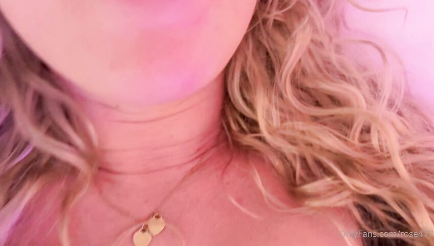 Rose ASMR - Getting off with a vibrator over her panties and big boobs play