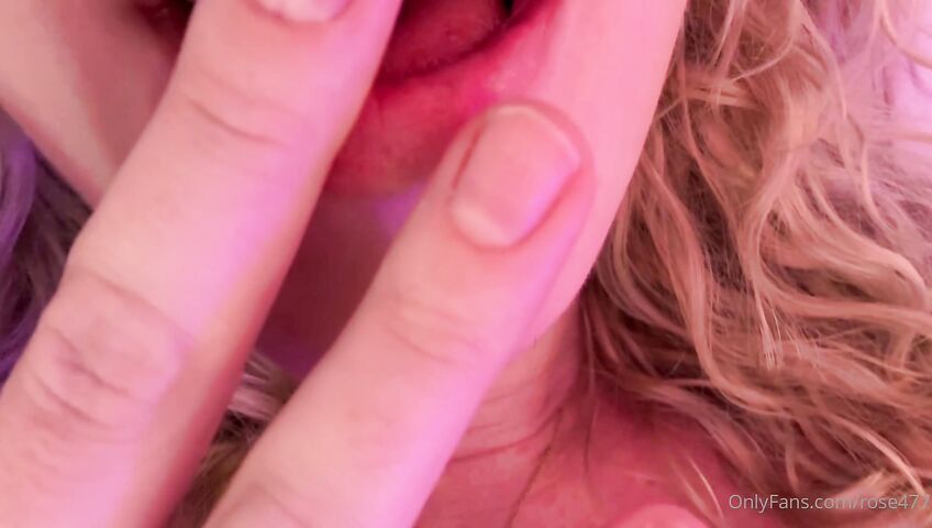 Rose ASMR - Getting off with a vibrator over her panties and big boobs play