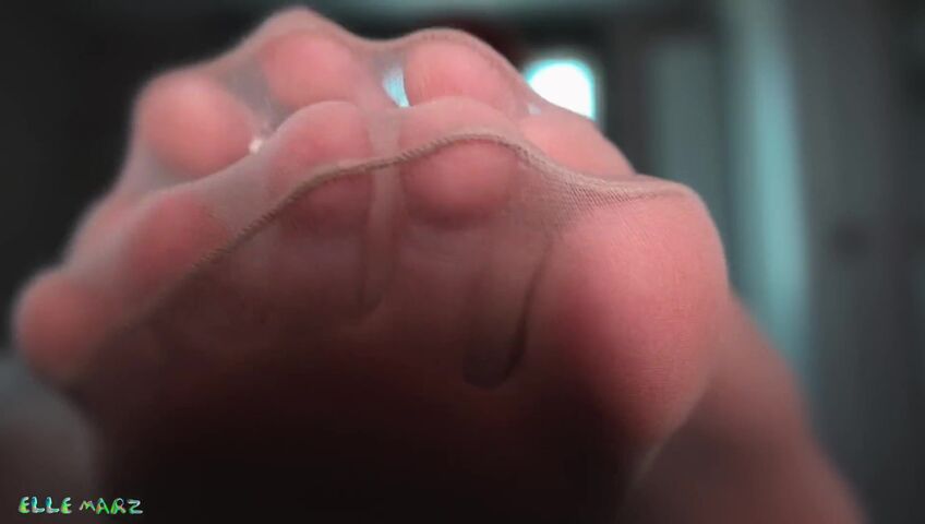 Elle Marz - Stepmom Feet Feminization