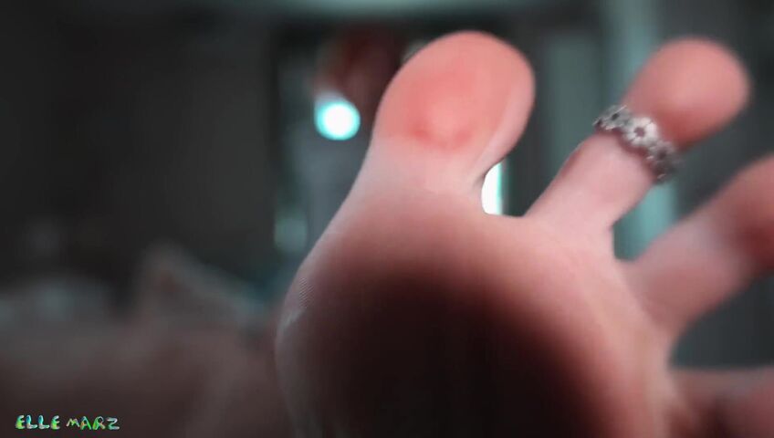 Elle Marz - Stepmom Feet Feminization