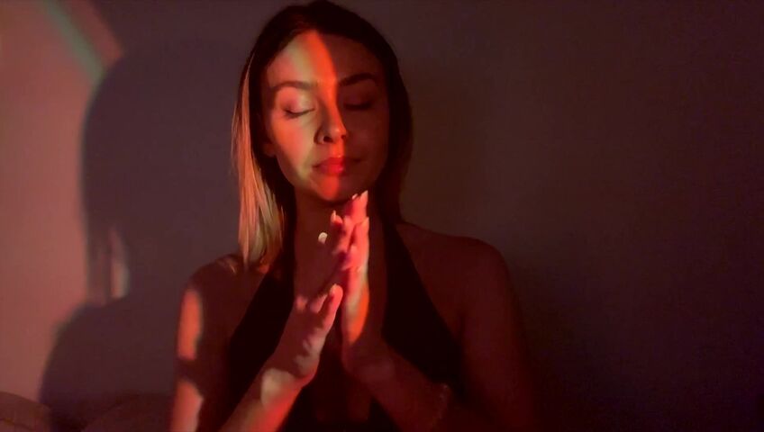 Simply Kel ASMR - Gentle Skin Scratching Brushing, Fabric Sounds, Collarbone Tapping & Massage