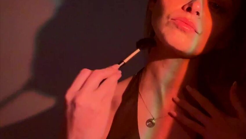 Simply Kel ASMR - Gentle Skin Scratching Brushing, Fabric Sounds, Collarbone Tapping & Massage