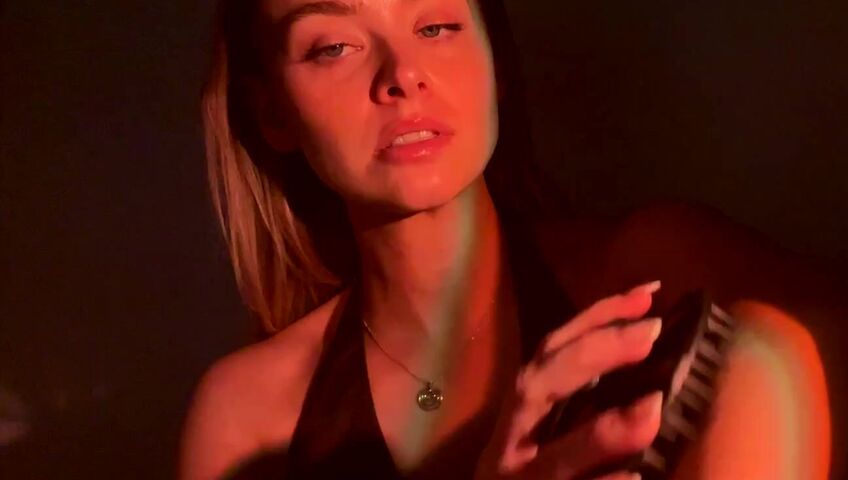 Simply Kel ASMR - Gentle Skin Scratching Brushing, Fabric Sounds, Collarbone Tapping & Massage