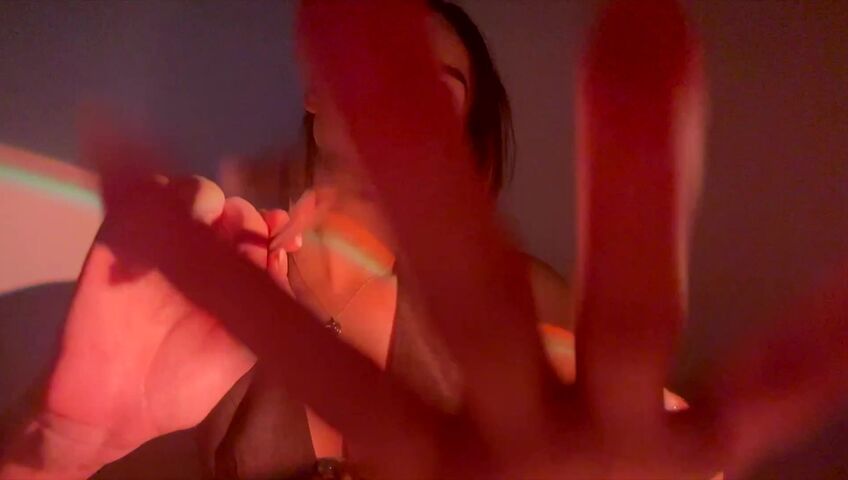 Simply Kel ASMR - Gentle Skin Scratching Brushing, Fabric Sounds, Collarbone Tapping & Massage