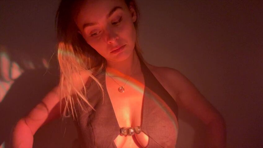 Simply Kel ASMR - Gentle Skin Scratching Brushing, Fabric Sounds, Collarbone Tapping & Massage