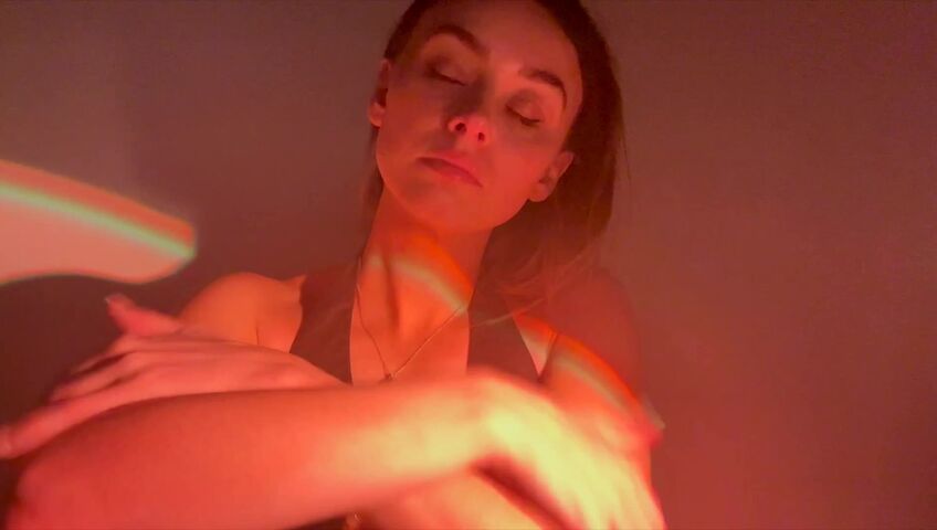 Simply Kel ASMR - Gentle Skin Scratching Brushing, Fabric Sounds, Collarbone Tapping & Massage