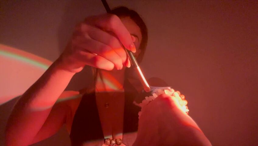 Simply Kel ASMR - Gentle Skin Scratching Brushing, Fabric Sounds, Collarbone Tapping & Massage